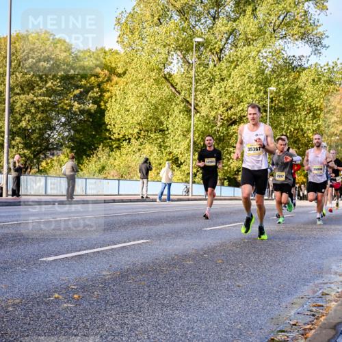 25.10.2026 - hella hamburg halbmarathon Dr. Thomas Lammeyer http://msf.ph/oto/11054138 25.10.2026 10:17:22 Kennedybrücke 10985, 35367, 2997, 35006 meine-sportfotos.de