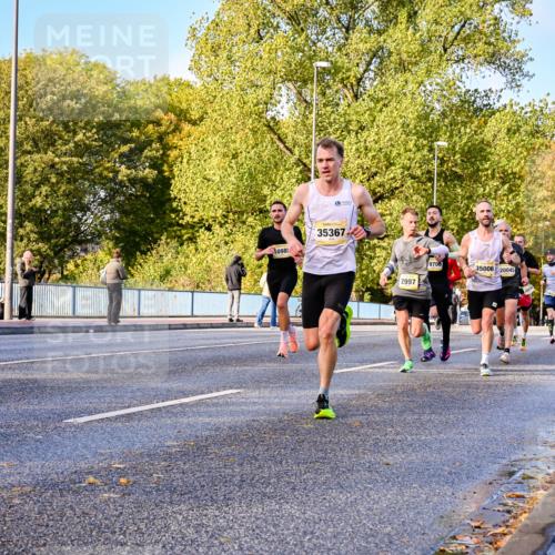 25.10.2026 - hella hamburg halbmarathon Dr. Thomas Lammeyer http://msf.ph/oto/11054144 25.10.2026 10:17:23 Kennedybrücke 1098, 35367, 2997, 9706, 35006, 20045 meine-sportfotos.de