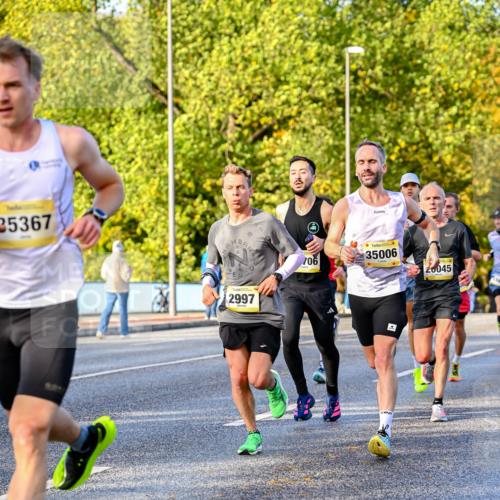 25.10.2026 - hella hamburg halbmarathon Dr. Thomas Lammeyer http://msf.ph/oto/11054146 25.10.2026 10:17:23 Kennedybrücke 25367, 2997, 106, 35006, 26045 meine-sportfotos.de