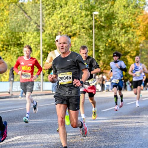 25.10.2026 - hella hamburg halbmarathon Dr. Thomas Lammeyer http://msf.ph/oto/11054160 25.10.2026 10:17:25 Kennedybrücke 30870, 20045, 3034 meine-sportfotos.de