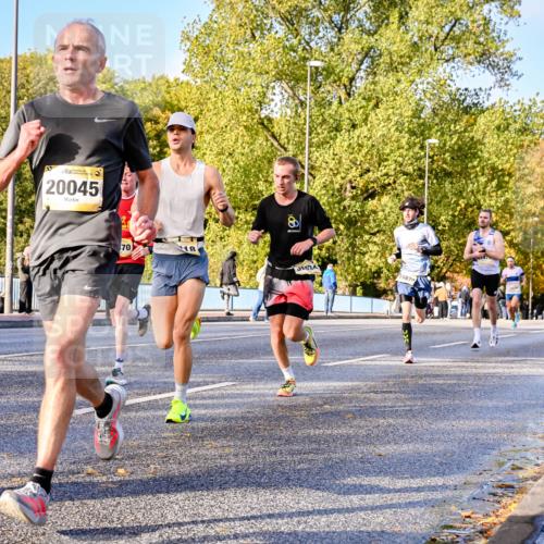 25.10.2026 - hella hamburg halbmarathon Dr. Thomas Lammeyer http://msf.ph/oto/11054173 25.10.2026 10:17:26 Kennedybrücke 20045, 70, 18, 8, 15879 meine-sportfotos.de