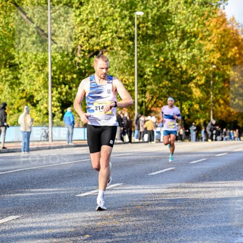 25.10.2026 - hella hamburg halbmarathon Dr. Thomas Lammeyer http://msf.ph/oto/11054186 25.10.2026 10:17:27 Kennedybrücke 214 meine-sportfotos.de