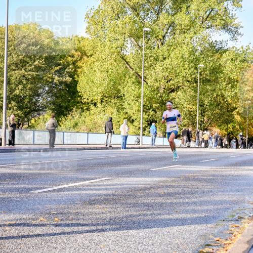 25.10.2026 - hella hamburg halbmarathon Dr. Thomas Lammeyer http://msf.ph/oto/11054204 25.10.2026 10:17:30 Kennedybrücke 24366 meine-sportfotos.de