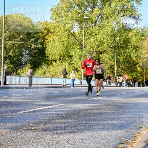 25.10.2026 - hella hamburg halbmarathon Dr. Thomas Lammeyer http://msf.ph/oto/11054257 25.10.2026 10:17:40 Kennedybrücke 33007, 35621, 34164 meine-sportfotos.de
