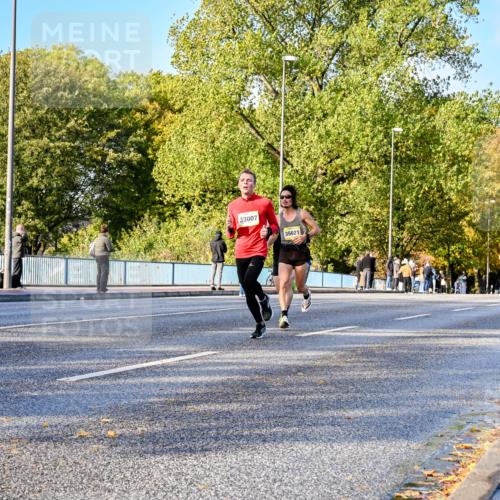 25.10.2026 - hella hamburg halbmarathon Dr. Thomas Lammeyer http://msf.ph/oto/11054264 25.10.2026 10:17:40 Kennedybrücke 33007, 35621, 341 meine-sportfotos.de