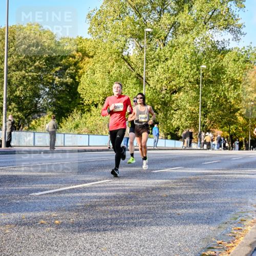 25.10.2026 - hella hamburg halbmarathon Dr. Thomas Lammeyer http://msf.ph/oto/11054265 25.10.2026 10:17:40 Kennedybrücke 3007, 35621, 4164, 8584 meine-sportfotos.de