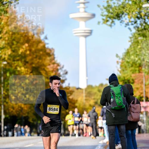 25.10.2026 - hella hamburg halbmarathon Dr. Thomas Lammeyer http://msf.ph/oto/11054292 25.10.2026 10:17:43 Kennedybrücke 8584 meine-sportfotos.de