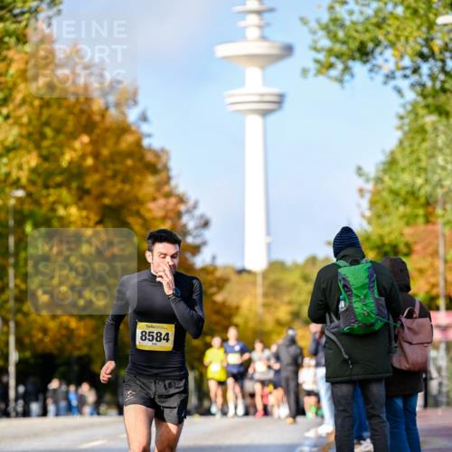 25.10.2026 - hella hamburg halbmarathon Dr. Thomas Lammeyer http://msf.ph/oto/11054293 25.10.2026 10:17:43 Kennedybrücke 8584 meine-sportfotos.de