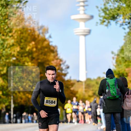 25.10.2026 - hella hamburg halbmarathon Dr. Thomas Lammeyer http://msf.ph/oto/11054297 25.10.2026 10:17:44 Kennedybrücke 8584 meine-sportfotos.de