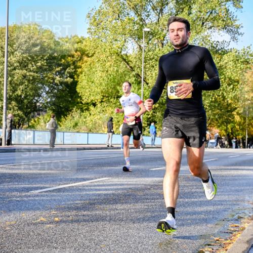 25.10.2026 - hella hamburg halbmarathon Dr. Thomas Lammeyer http://msf.ph/oto/11054306 25.10.2026 10:17:47 Kennedybrücke 85 meine-sportfotos.de
