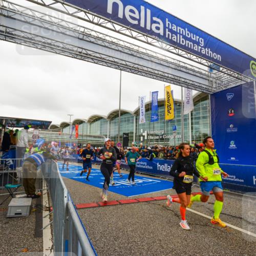 25.10.2026 - hella hamburg halbmarathon LAZAROV Photography http://msf.ph/oto/11384653 25.10.2026 12:27:09 Ziel 1133, 24270, 24271, 15904, 35501, 6133, 15607, 20912 meine-sportfotos.de