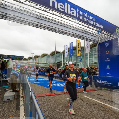 25.10.2026 - hella hamburg halbmarathon LAZAROV Photography http://msf.ph/oto/11384657 25.10.2026 12:27:10 Ziel 24270, 24271, 15904, 15607, 6133, 20912, 35501, 24756, 30879, 16658 meine-sportfotos.de