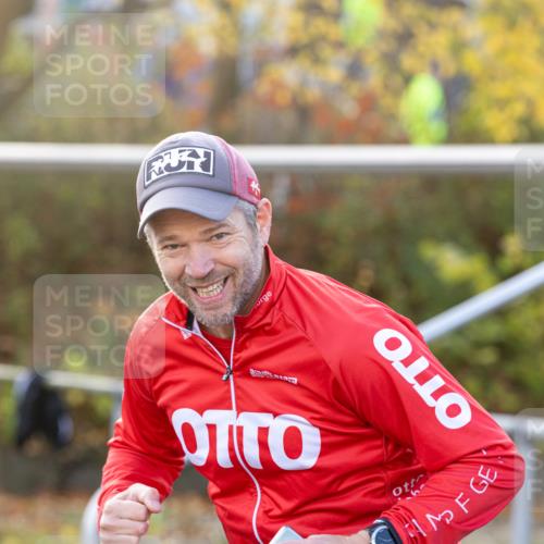 07.11.2021 - Bramfelder Winterlaufserie 2021/2022 Lauf 1 Michael Strokosch http://msf.ph/oto/3593972 07.11.2021 10:24:24 Laufen 250, 07, 1031 meine-sportfotos.de