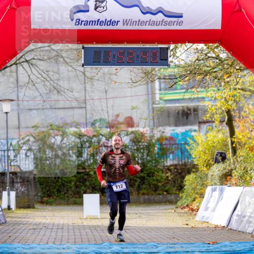 07.11.2021 - Bramfelder Winterlaufserie 2021/2022 Lauf 1 Michael Strokosch http://msf.ph/oto/3594492 07.11.2021 12:23:34 Laufen 712 meine-sportfotos.de