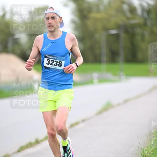 07.04.2024 - 43. Internationalen Wilhelmsburger Insellauf Dr. Thomas Lammeyer http://msf.ph/oto/6037558 07.04.2024 10:22:03 Laufen 43, 3238 meine-sportfotos.de