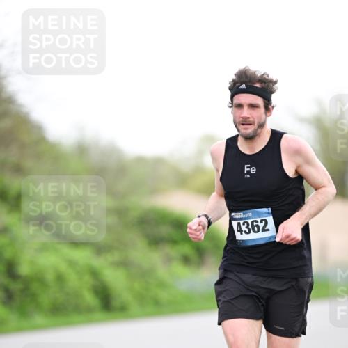 07.04.2024 - 43. Internationalen Wilhelmsburger Insellauf Dr. Thomas Lammeyer http://msf.ph/oto/6037574 07.04.2024 10:22:20 Laufen 226, 4362 meine-sportfotos.de