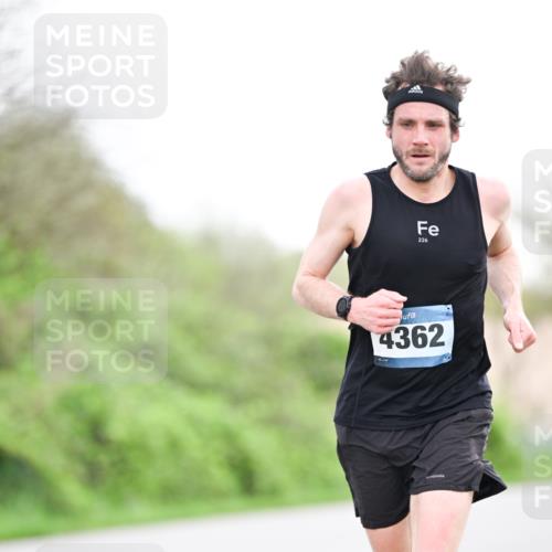 07.04.2024 - 43. Internationalen Wilhelmsburger Insellauf Dr. Thomas Lammeyer http://msf.ph/oto/6037576 07.04.2024 10:22:20 Laufen 226, 4362 meine-sportfotos.de