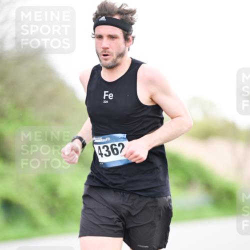 07.04.2024 - 43. Internationalen Wilhelmsburger Insellauf Dr. Thomas Lammeyer http://msf.ph/oto/6037579 07.04.2024 10:22:20 Laufen 226, 4362 meine-sportfotos.de