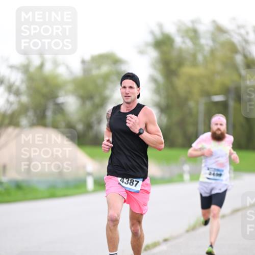 07.04.2024 - 43. Internationalen Wilhelmsburger Insellauf Dr. Thomas Lammeyer http://msf.ph/oto/6037588 07.04.2024 10:22:28 Laufen 4387 meine-sportfotos.de