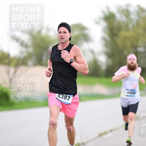 07.04.2024 - 43. Internationalen Wilhelmsburger Insellauf Dr. Thomas Lammeyer http://msf.ph/oto/6037593 07.04.2024 10:22:29 Laufen 4387 meine-sportfotos.de