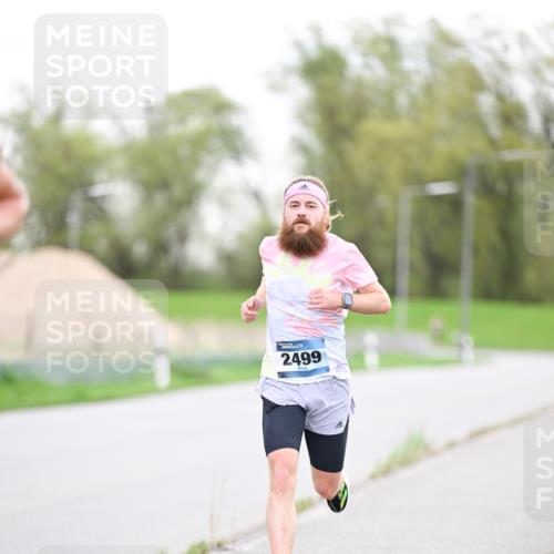 07.04.2024 - 43. Internationalen Wilhelmsburger Insellauf Dr. Thomas Lammeyer http://msf.ph/oto/6037596 07.04.2024 10:22:30 Laufen 2499 meine-sportfotos.de