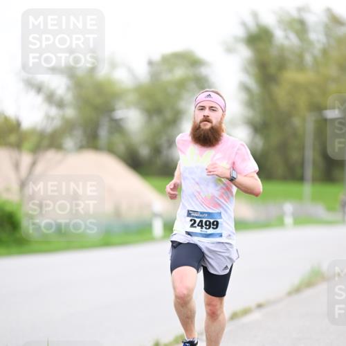 07.04.2024 - 43. Internationalen Wilhelmsburger Insellauf Dr. Thomas Lammeyer http://msf.ph/oto/6037600 07.04.2024 10:22:31 Laufen 2499 meine-sportfotos.de