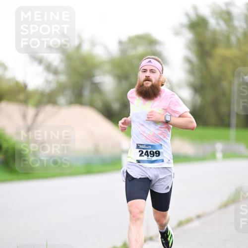 07.04.2024 - 43. Internationalen Wilhelmsburger Insellauf Dr. Thomas Lammeyer http://msf.ph/oto/6037601 07.04.2024 10:22:31 Laufen 2499 meine-sportfotos.de