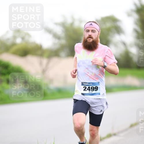 07.04.2024 - 43. Internationalen Wilhelmsburger Insellauf Dr. Thomas Lammeyer http://msf.ph/oto/6037605 07.04.2024 10:22:31 Laufen 2499 meine-sportfotos.de