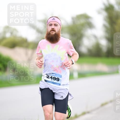 07.04.2024 - 43. Internationalen Wilhelmsburger Insellauf Dr. Thomas Lammeyer http://msf.ph/oto/6037607 07.04.2024 10:22:31 Laufen 2499 meine-sportfotos.de