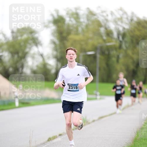 07.04.2024 - 43. Internationalen Wilhelmsburger Insellauf Dr. Thomas Lammeyer http://msf.ph/oto/6037608 07.04.2024 10:22:38 Laufen 2315 meine-sportfotos.de