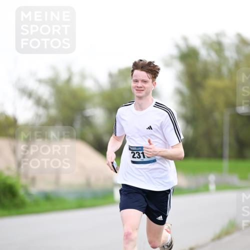 07.04.2024 - 43. Internationalen Wilhelmsburger Insellauf Dr. Thomas Lammeyer http://msf.ph/oto/6037618 07.04.2024 10:22:39 Laufen 231 meine-sportfotos.de