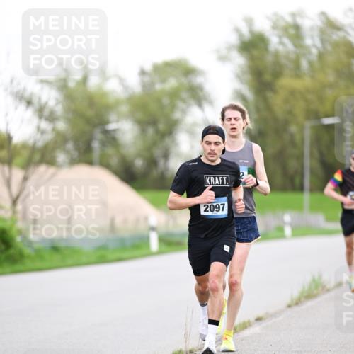 07.04.2024 - 43. Internationalen Wilhelmsburger Insellauf Dr. Thomas Lammeyer http://msf.ph/oto/6037628 07.04.2024 10:22:47 Laufen 2097, 2 meine-sportfotos.de