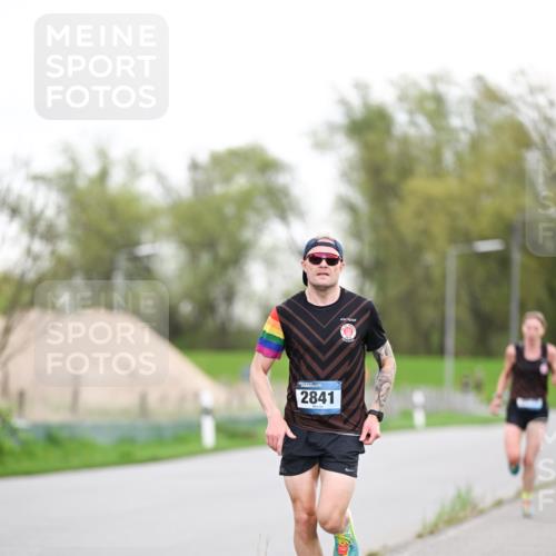 07.04.2024 - 43. Internationalen Wilhelmsburger Insellauf Dr. Thomas Lammeyer http://msf.ph/oto/6037646 07.04.2024 10:22:51 Laufen 2841 meine-sportfotos.de