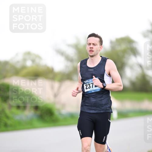 07.04.2024 - 43. Internationalen Wilhelmsburger Insellauf Dr. Thomas Lammeyer http://msf.ph/oto/6037748 07.04.2024 10:23:24 Laufen 237 meine-sportfotos.de