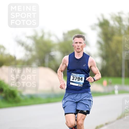 07.04.2024 - 43. Internationalen Wilhelmsburger Insellauf Dr. Thomas Lammeyer http://msf.ph/oto/6037837 07.04.2024 10:24:01 Laufen 3794, 3794 meine-sportfotos.de