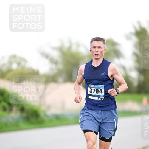 07.04.2024 - 43. Internationalen Wilhelmsburger Insellauf Dr. Thomas Lammeyer http://msf.ph/oto/6037839 07.04.2024 10:24:01 Laufen 3794, 3794 meine-sportfotos.de