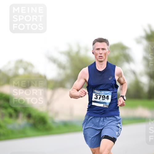 07.04.2024 - 43. Internationalen Wilhelmsburger Insellauf Dr. Thomas Lammeyer http://msf.ph/oto/6037840 07.04.2024 10:24:01 Laufen 3794, 3794 meine-sportfotos.de