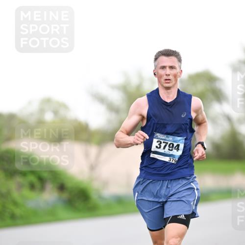 07.04.2024 - 43. Internationalen Wilhelmsburger Insellauf Dr. Thomas Lammeyer http://msf.ph/oto/6037841 07.04.2024 10:24:02 Laufen 3794, 379 meine-sportfotos.de