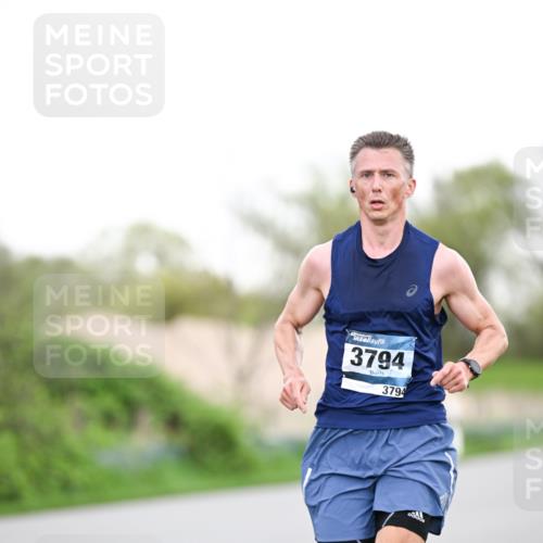 07.04.2024 - 43. Internationalen Wilhelmsburger Insellauf Dr. Thomas Lammeyer http://msf.ph/oto/6037842 07.04.2024 10:24:02 Laufen 3794, 3794 meine-sportfotos.de