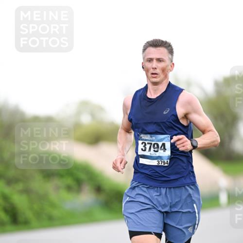 07.04.2024 - 43. Internationalen Wilhelmsburger Insellauf Dr. Thomas Lammeyer http://msf.ph/oto/6037844 07.04.2024 10:24:02 Laufen 3794, 3794 meine-sportfotos.de