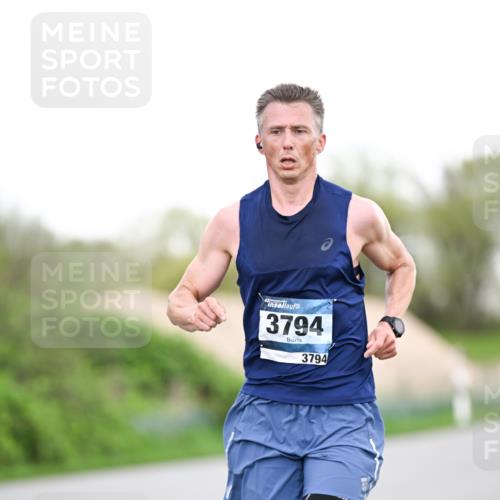 07.04.2024 - 43. Internationalen Wilhelmsburger Insellauf Dr. Thomas Lammeyer http://msf.ph/oto/6037845 07.04.2024 10:24:02 Laufen 3794, 3794 meine-sportfotos.de