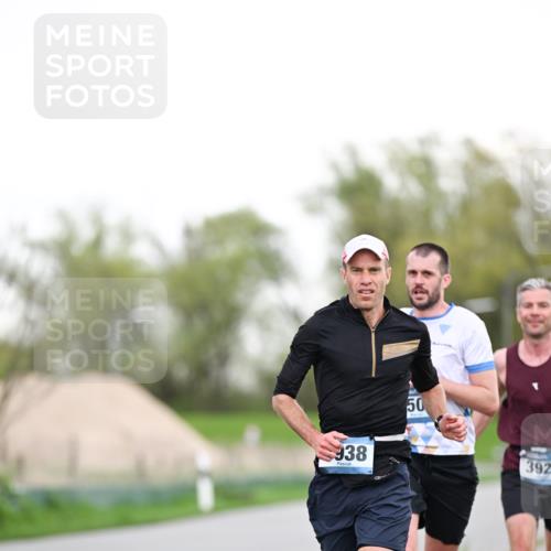 07.04.2024 - 43. Internationalen Wilhelmsburger Insellauf Dr. Thomas Lammeyer http://msf.ph/oto/6037856 07.04.2024 10:24:11 Laufen 938, 50, 392 meine-sportfotos.de