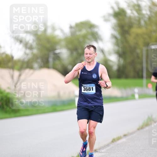 07.04.2024 - 43. Internationalen Wilhelmsburger Insellauf Dr. Thomas Lammeyer http://msf.ph/oto/6037871 07.04.2024 10:24:33 Laufen 3681 meine-sportfotos.de