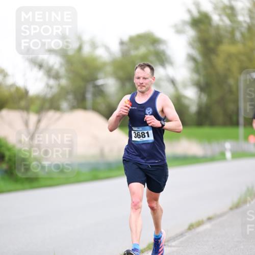 07.04.2024 - 43. Internationalen Wilhelmsburger Insellauf Dr. Thomas Lammeyer http://msf.ph/oto/6037872 07.04.2024 10:24:33 Laufen 3681 meine-sportfotos.de