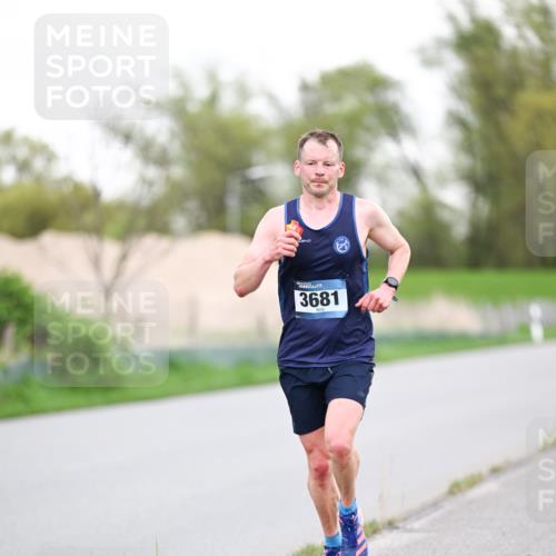 07.04.2024 - 43. Internationalen Wilhelmsburger Insellauf Dr. Thomas Lammeyer http://msf.ph/oto/6037874 07.04.2024 10:24:33 Laufen 3681 meine-sportfotos.de