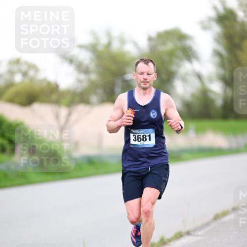 07.04.2024 - 43. Internationalen Wilhelmsburger Insellauf Dr. Thomas Lammeyer http://msf.ph/oto/6037876 07.04.2024 10:24:34 Laufen 3681 meine-sportfotos.de