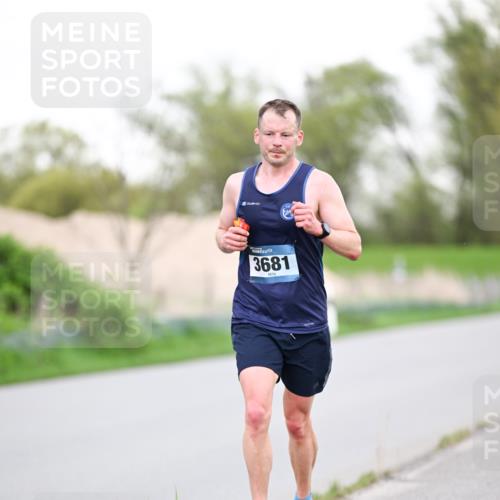07.04.2024 - 43. Internationalen Wilhelmsburger Insellauf Dr. Thomas Lammeyer http://msf.ph/oto/6037877 07.04.2024 10:24:34 Laufen 3681 meine-sportfotos.de