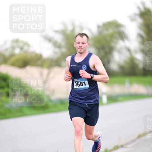 07.04.2024 - 43. Internationalen Wilhelmsburger Insellauf Dr. Thomas Lammeyer http://msf.ph/oto/6037878 07.04.2024 10:24:34 Laufen 3681 meine-sportfotos.de