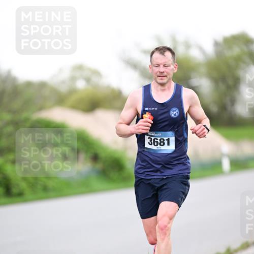 07.04.2024 - 43. Internationalen Wilhelmsburger Insellauf Dr. Thomas Lammeyer http://msf.ph/oto/6037881 07.04.2024 10:24:34 Laufen 3681 meine-sportfotos.de