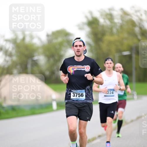 07.04.2024 - 43. Internationalen Wilhelmsburger Insellauf Dr. Thomas Lammeyer http://msf.ph/oto/6037885 07.04.2024 10:24:37 Laufen 3756 meine-sportfotos.de